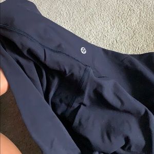 Size 8 lulu lemon navy blue worn once cropped